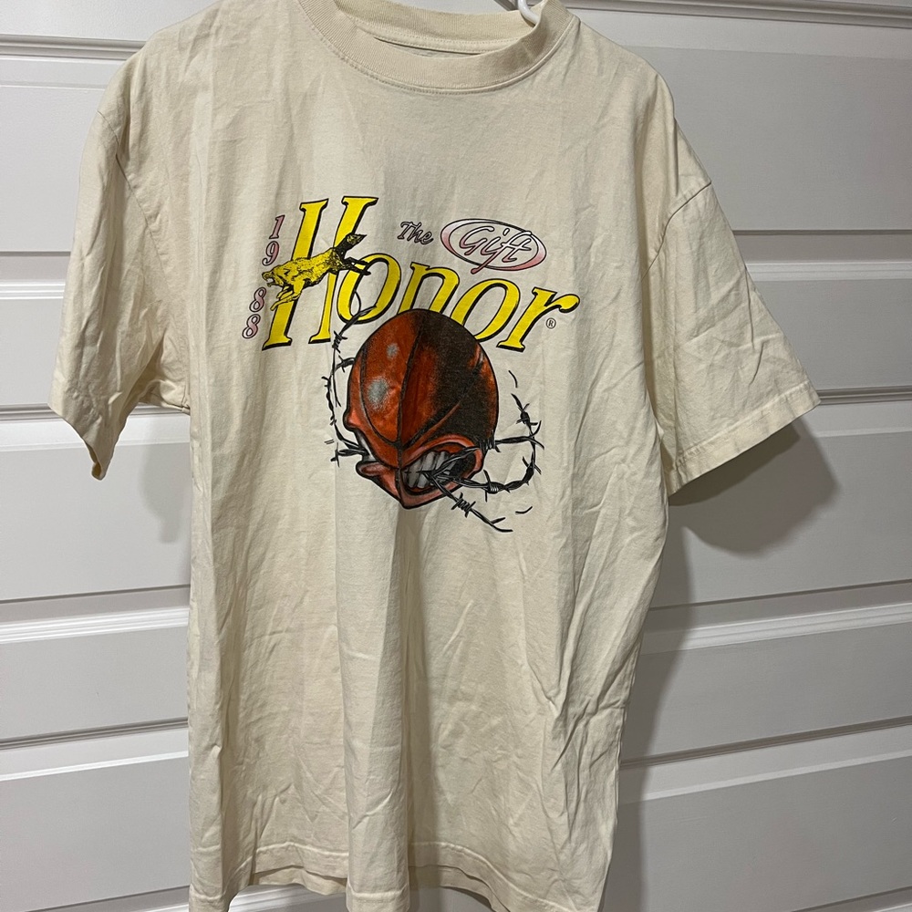 Honor The Gift tee size L